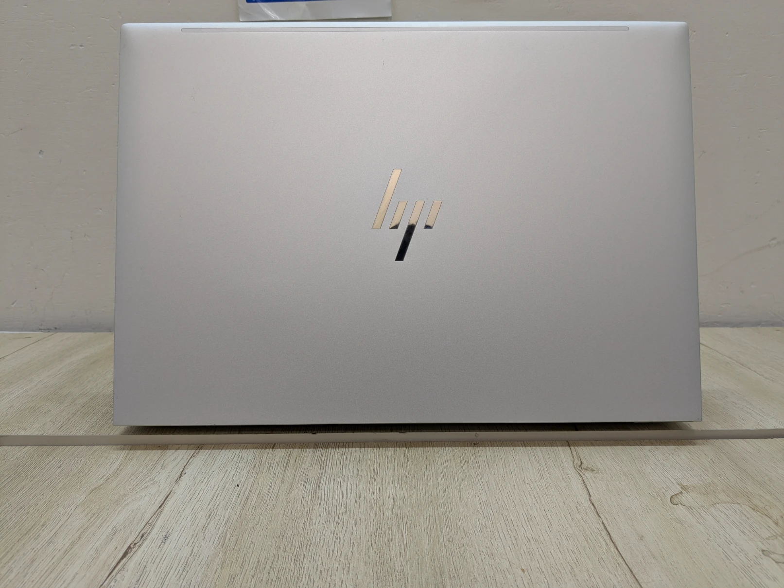 HP Elitebook 860 G9